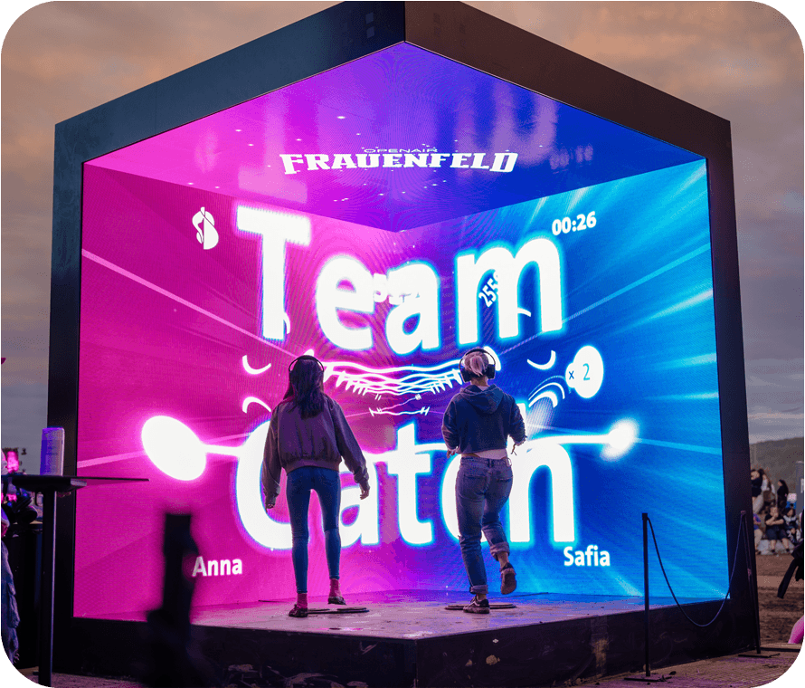 Multiplayer-Game am Festival mitten im LED-Kubus