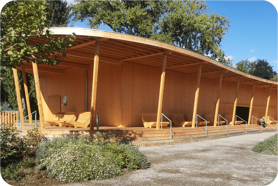 Fertig gebauter Pavillon an der Z&uuml;rcher Landiwiese steht bereit f&uuml;r das Virtual Reality Kino